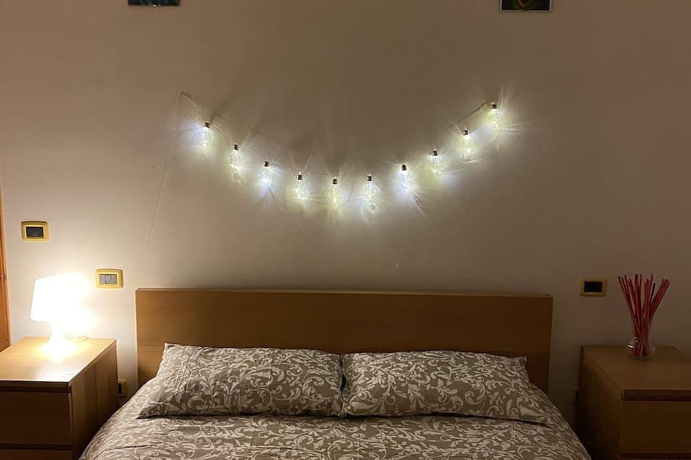 Entire apartment, Apartment with panoramic view, fireplace, terrace and garden. in Campo di Giove, Majella National Park