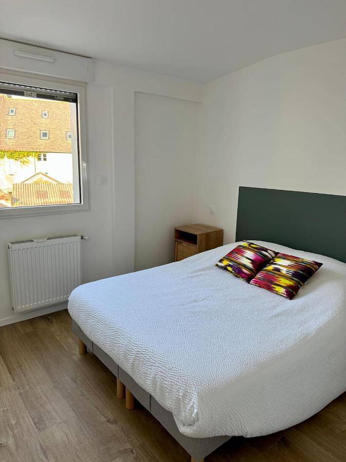 Appartement entier, Duplex en plein coeur de Landerneau in Landerneau, Région de Brest