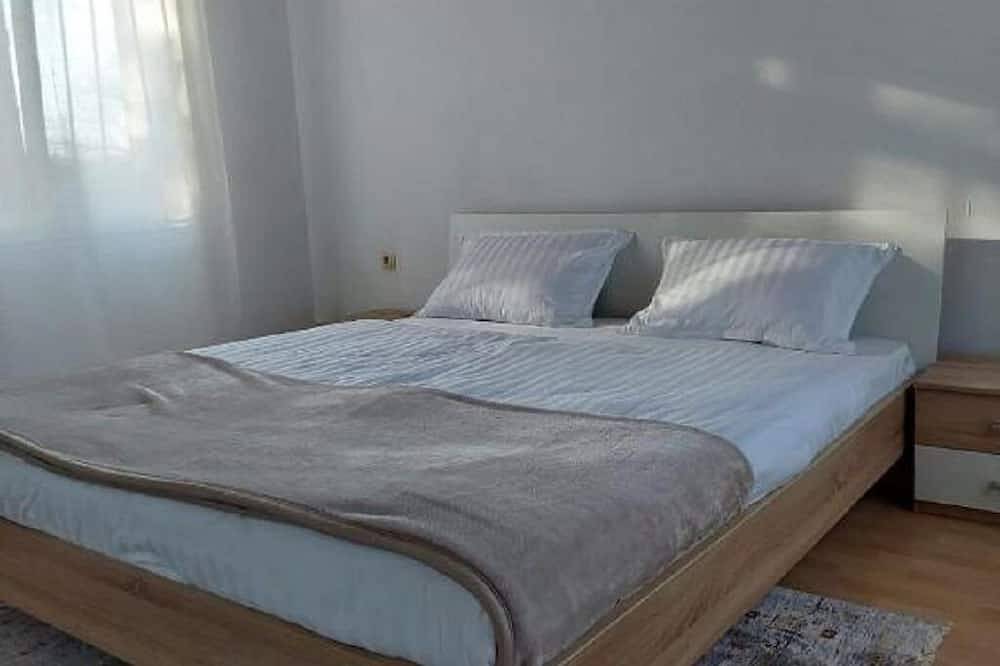 Escape to Tranquility: Stunning Panoramic Views & Outdoor Jacuzzi- Pet friendly. in Osijek-Baranja