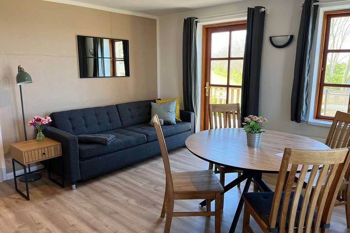 Ferienwohnung für 2 Personen, mit Balkon und Garten