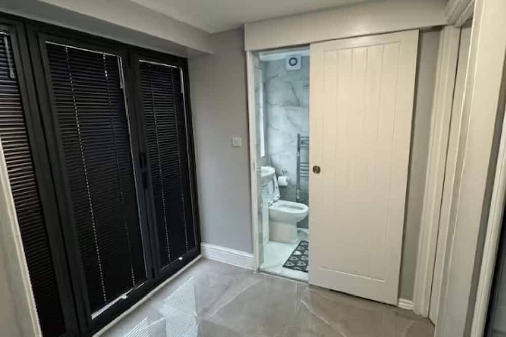 Ganze Wohnung, Place to stay in Erith in Bexley, London