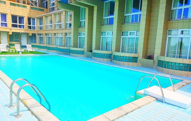 Hôtel pour 4 personnes, avec vue et terrasse ainsi que piscine et jardin à Laredo - 4