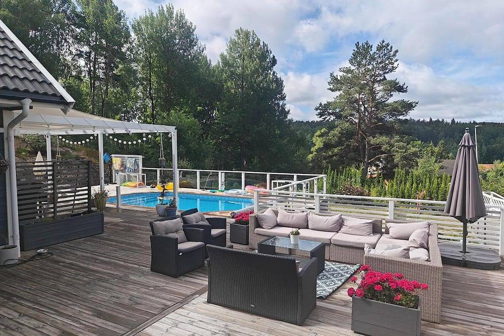 Modern newly built house, 187 sqm with large balcony in Huddinge, Svenska Östersjön