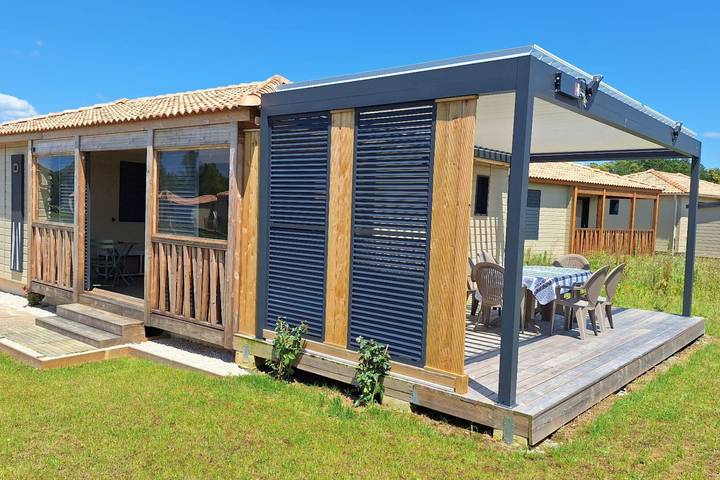Maison de vacances pour 6 personnes, avec Terrasse ainsi que Jardin et Piscine à Saubrigues