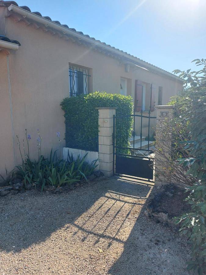 Location de vacances pour 6 personnes, avec terrasse ainsi que piscine et jardin à Bouchet - 3