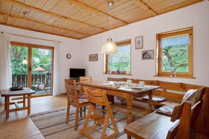 Ganze Wohnung, Ferienwohnung 'Schneckenhaus' mit Gemeinschaftsgarten, Balkon und Wlan in Ostrach, Region Bodensee-Oberschwaben