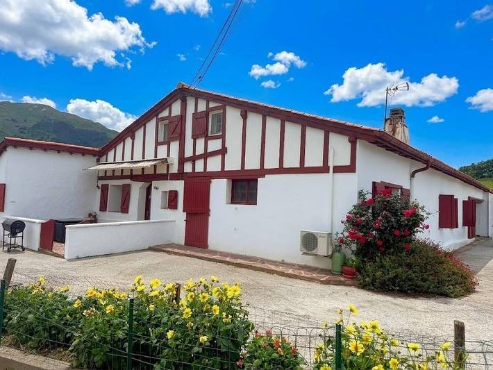 Gîte pour 4 personnes, avec Terrasse et Jardin