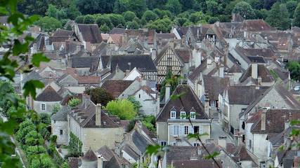 Gîte pour 2 personnes, avec terrasse à Noyers