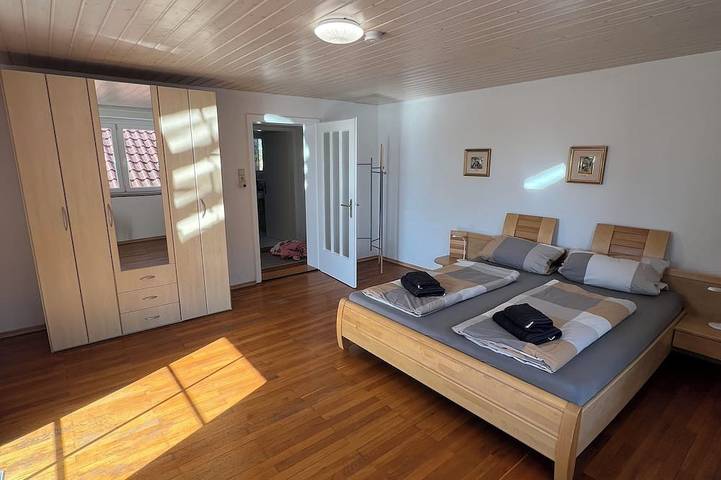 Ganze Wohnung, Ferienwohnung Oberland  Ammersee Landsberg in Pürgen, Romantische Straße