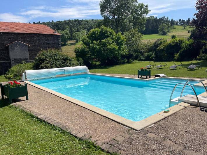 Location de vacances pour 12 personnes, avec jardin et terrasse ainsi que vue et piscine à Saint-Paulien (Haute-Loire) - 3