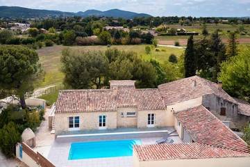 Location de vacances pour 12 personnes, avec jardin ainsi que jacuzzi et terrasse à Saint-Romain-en-Viennois