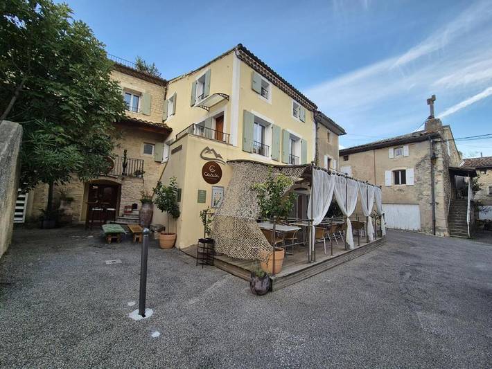 Hôtel pour 2 personnes, avec vue et terrasse, animaux acceptés à Puygiron - 2