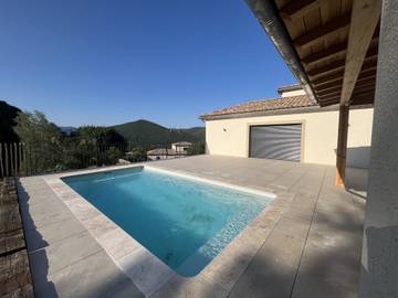 Location de vacances pour 9 personnes, avec terrasse et jardin à Saint-Jean-du-Gard