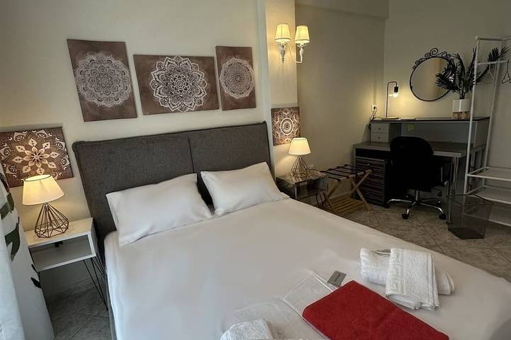 Entire apartment, Allatini Sea View, Deluxe 2 Bedroom & Bathroom Apartment in Thessaloniki in Analipsi (Thessaloniki), Thessaloniki region