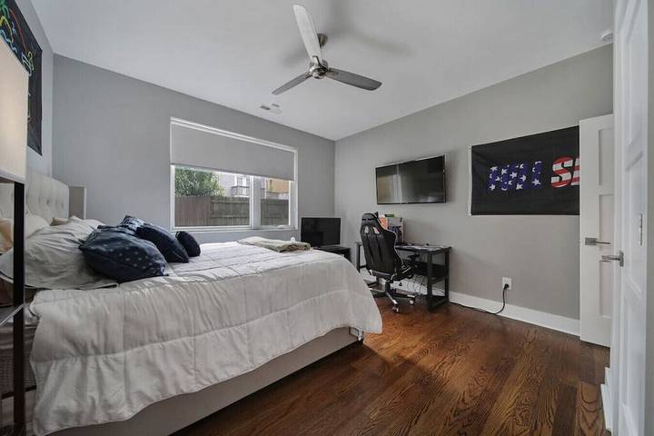 Vacation house for 10 people, with hot tub and balcony in Charlotte