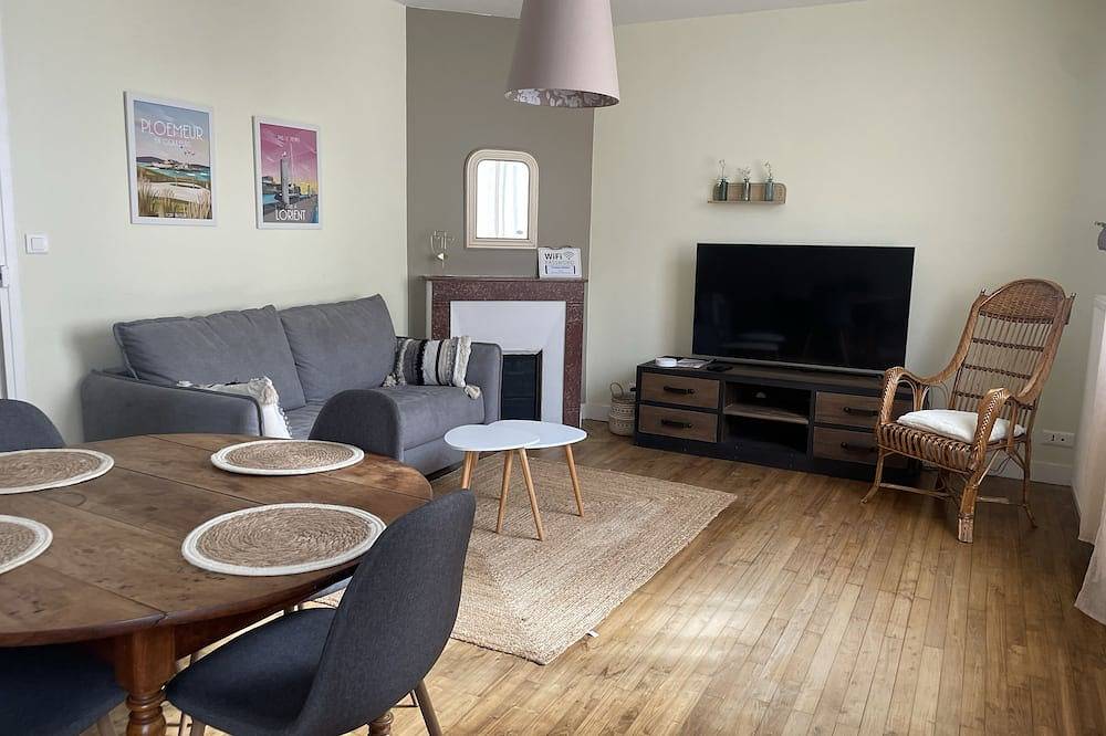 Entire apartment, Cocon Lumineux Avec Jardin, à 5 Minutes a Pied de la Gare in Lorient, Côte des Mégalithes