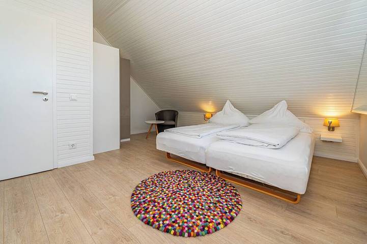 Ganze Wohnung, 3-Zimmer-Ferienwohnung in ruhiger Lager mit Balkon. in Westerland, Sylt (Gemeinde)