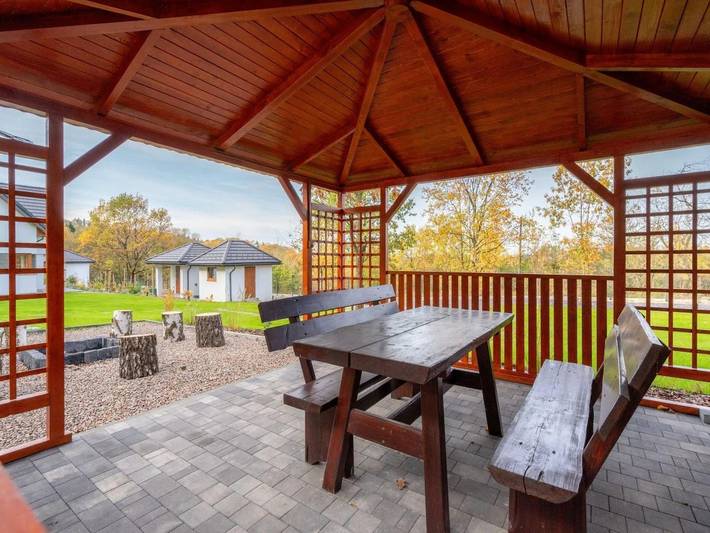 Comfortabele vakantievilla met sauna en jacuzzi in Marcyporęba, Klein-Polen