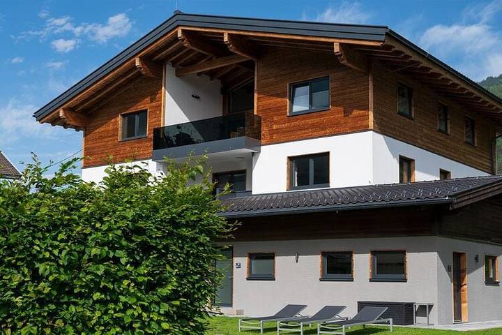 Vakantiewoning voor 4 personen, with Balkon and Terras as well as Tuin and Sauna in Bramberg am Wildkogel