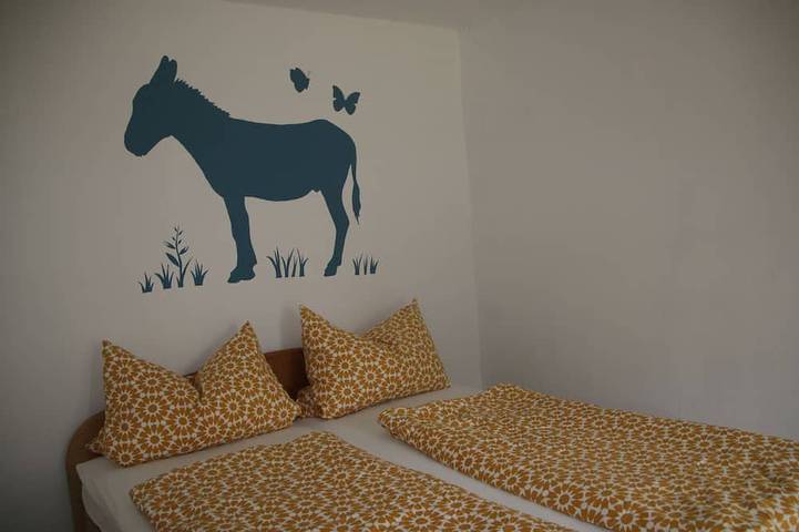 Apartamento entero, Vacation apartment \"Eselstube\"! Vacation on a farm in the Eifel in Nettersheim, Naturpark Hohes Venn-Eifel
