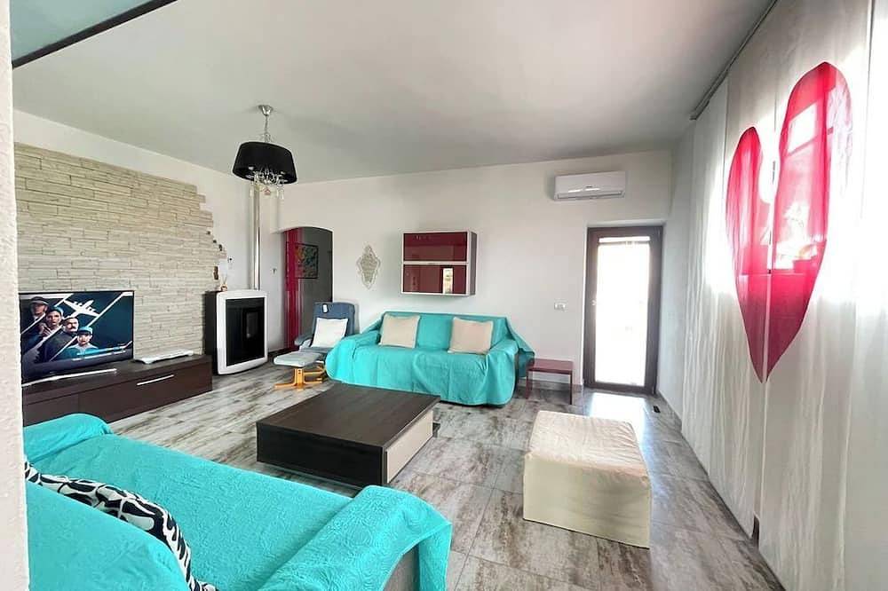 Apartamento entero, H 51 Casa familiar - Centro Budoni - cerca de tiendas y playa - in Budoni, Olbia-Tempio