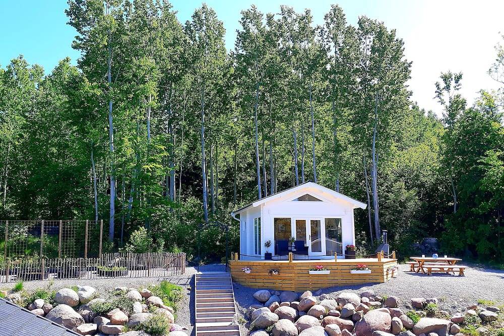 Tree of Life Lakeview Loft Retreat in Finnerödja distrikt, Laxa