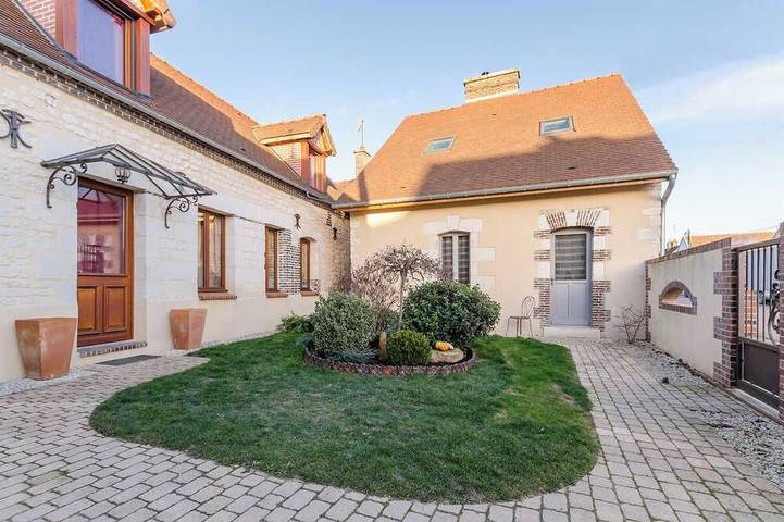 Location de vacances pour 4 personnes, avec Terrasse et Jardin à Estissac