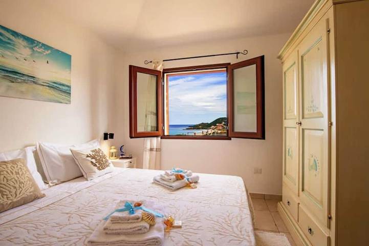 Domus Aura villa in Sardegna con vista mare e piscina in Foxi Manna, Tertenia
