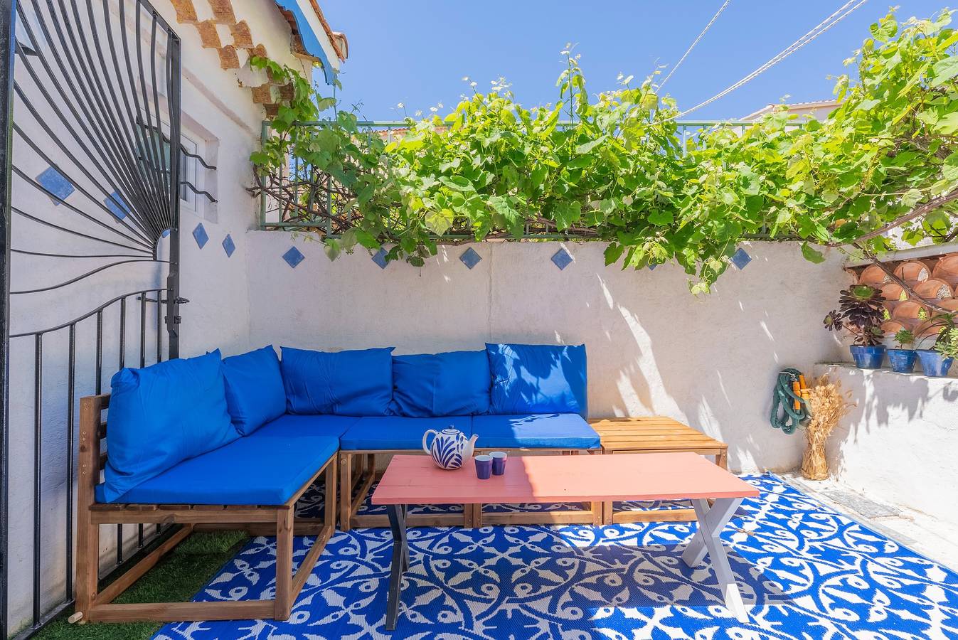 Belle maison bleu azur avec terrasse, Wi-Fi et climatisation Six Fours in Six-Fours-les-Plages, Côte méditerranéenne (France)