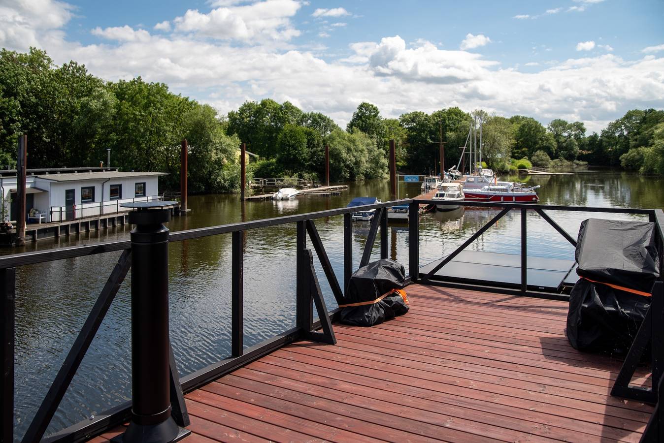Vacances en péniche en première ligne – sur la Likedeeler in Harburg (Hambourg), Hambourg