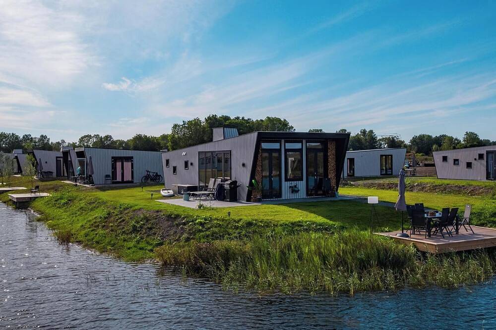 Chalet with 2 bedrooms and a terrace in Kampen, Lake Veluwe