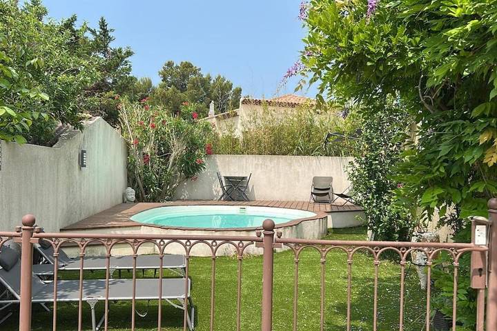 Casa de férias para 8 pessoas, com piscina e terraço em Carro