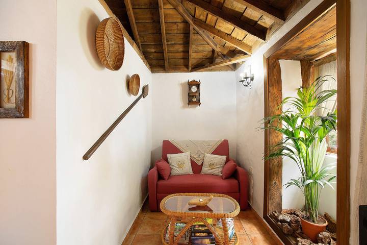 Holiday Home 'Casa Rural Ciso' with Sea View, Private Garden and Wi-Fi in Tijarafe, La Palma North
