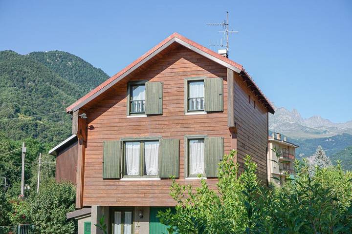 Location de vacances pour 6 personnes, avec Balcon et Terrasse ainsi que Jardin et Vue à Paesana