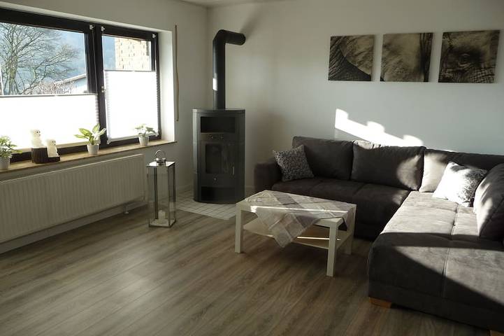 Ferienwohnung für 4 Personen, mit Balkon und Whirlpool sowie Garten in Bodenwerder