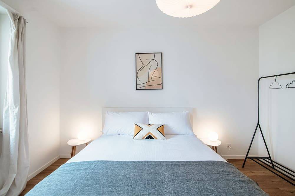Apartamento entero, Central two-room apartment with balcony (Locarno City 2) in Locarno, Alpes Ticineses y del Verbano