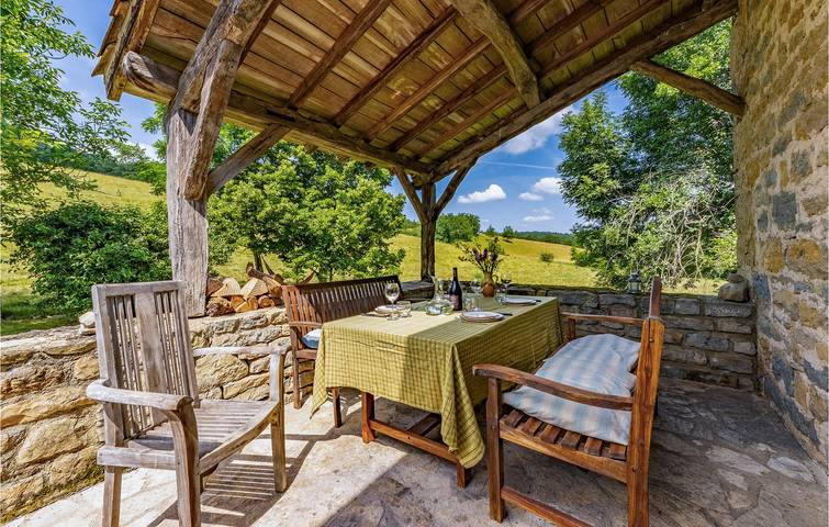 Location de vacances pour 8 personnes, avec piscine et terrasse à Caylus - 3