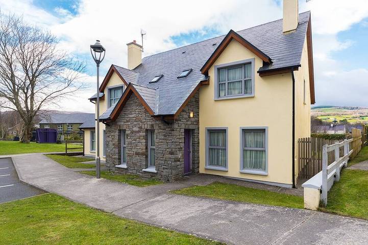 Holiday rental for 7 people, with garden and pool as well as terrace, with pets in Kenmare