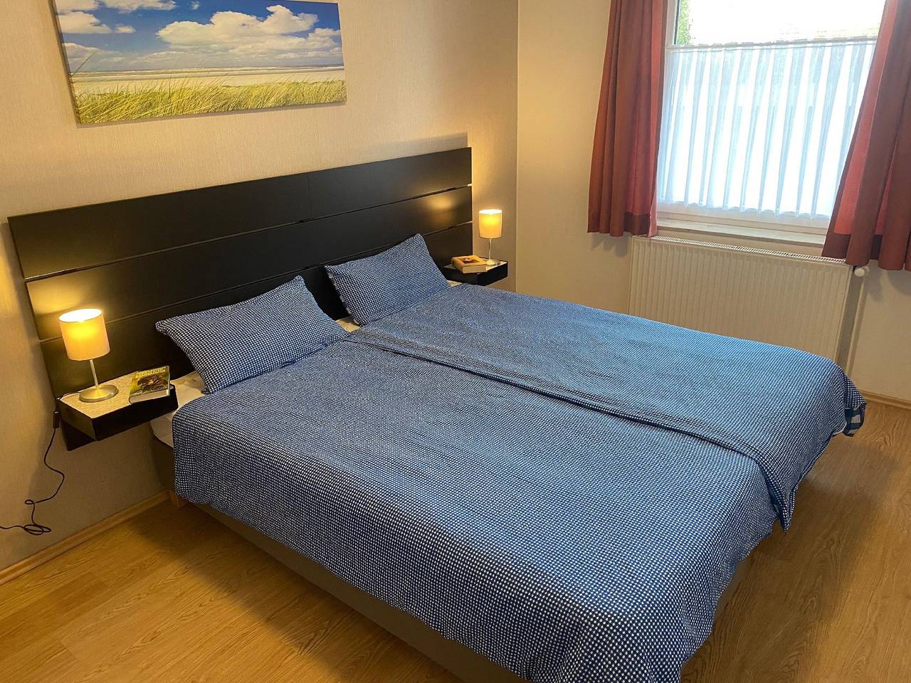 Ganze Ferienwohnung, Helle Erdgeschossferienwohnung mit sonniger Terrasse in Carolinensiel, Wittmund