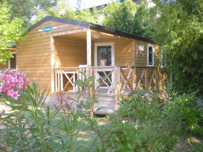 Camping pour 2 personnes, avec Terrasse et Jardin ainsi que Piscine et Vue