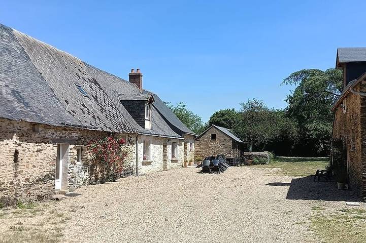 Gîte pour 24 personnes, avec jardin, animaux acceptés