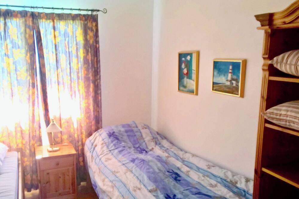 Ganze Wohnung, Residenza Bein, Morissen, (Morissen). in Lumnezia, Alpenarena