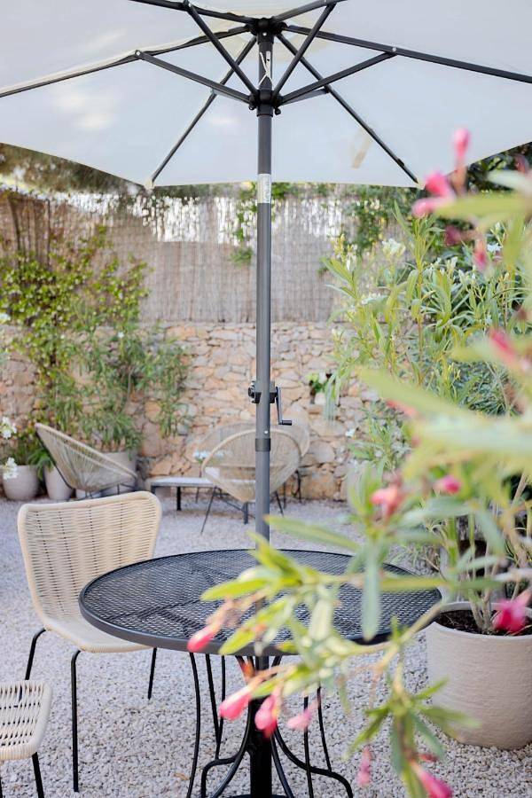 Appartement entier, Studio lumineux avec jardin privé et parking in La Turbie, Côte méditerranéenne (France)