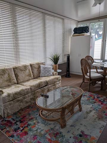 Cabin for 6 Guests in Four Corners, Lake County, Picture 3