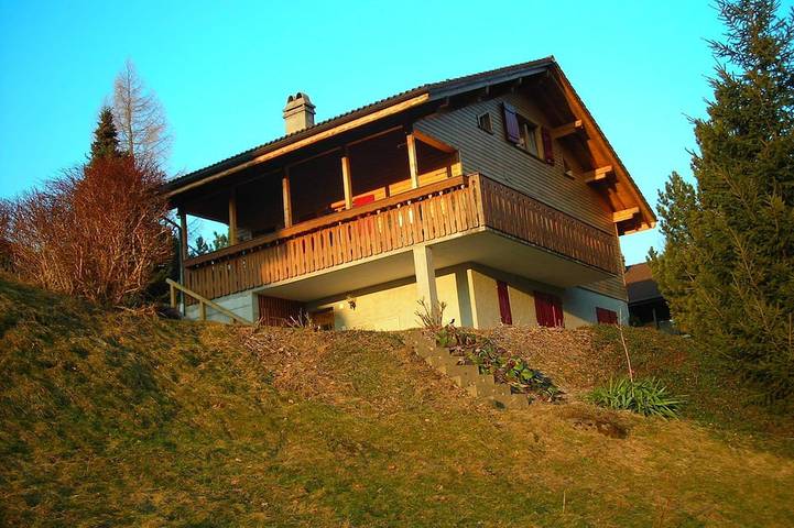Chalet für 12 Personen, mit Balkon und Garten in Flums