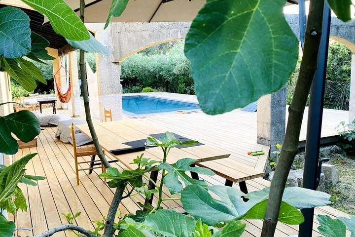 Location de vacances pour 7 personnes, avec Terrasse ainsi que Jardin et Piscine à Montaud
