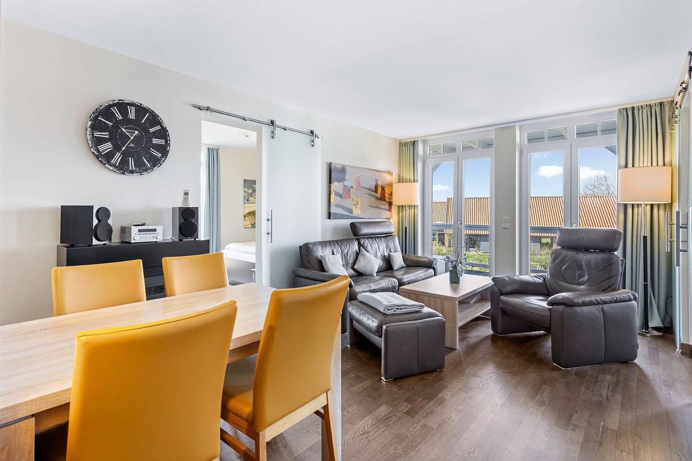 Ganze Wohnung, Strandnahe Ferienwohnung mit Sauna und tollem, überdachtem Balkon mit Deichblick in Samtgemeinde Land Wursten, Wurster Nordseeküste