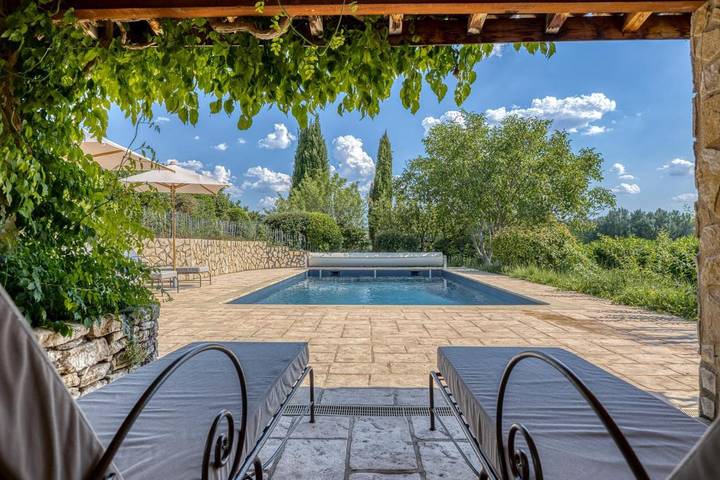 Location de vacances pour 3 personnes, avec vue ainsi que jardin et piscine à Mirabel-aux-Baronnies - 4