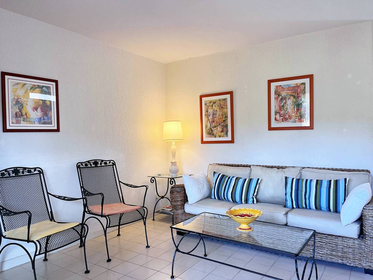 Ganze Wohnung, Duplex mit Pool, 6 Schlafplätze, 2 Terrassen, in der Nähe des Strands, privater Parkplatz in Cavalière, Le Lavandou
