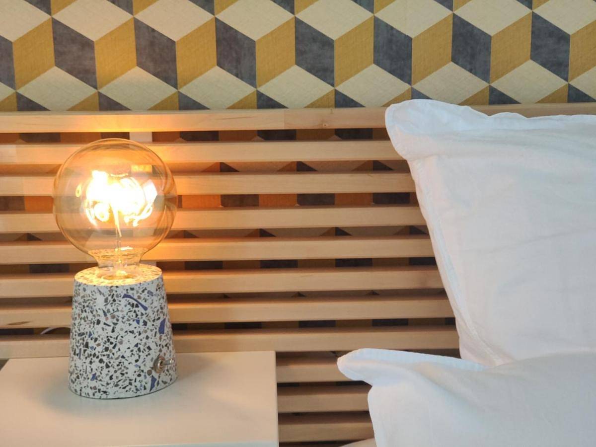 Double Room with Balcony in Villeneuve-lès-Avignon, Région de Nîmes